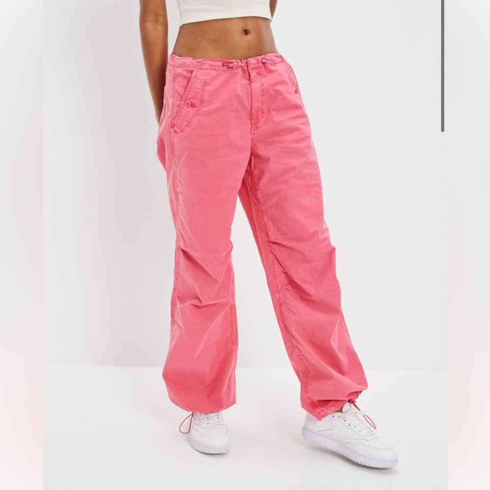 AE SNAPPY STRETCH LOW-RISE PARACHUTE PANT